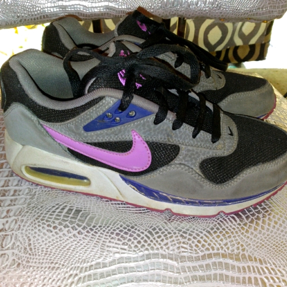 Nike Air Sneakers Purple Gray Black 7.5 Tennis